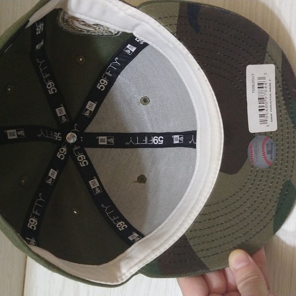 Toronto Blue Jays 40th Season 59Fifty Fitted Camo Hat Size 7 - Picture 6 of 6